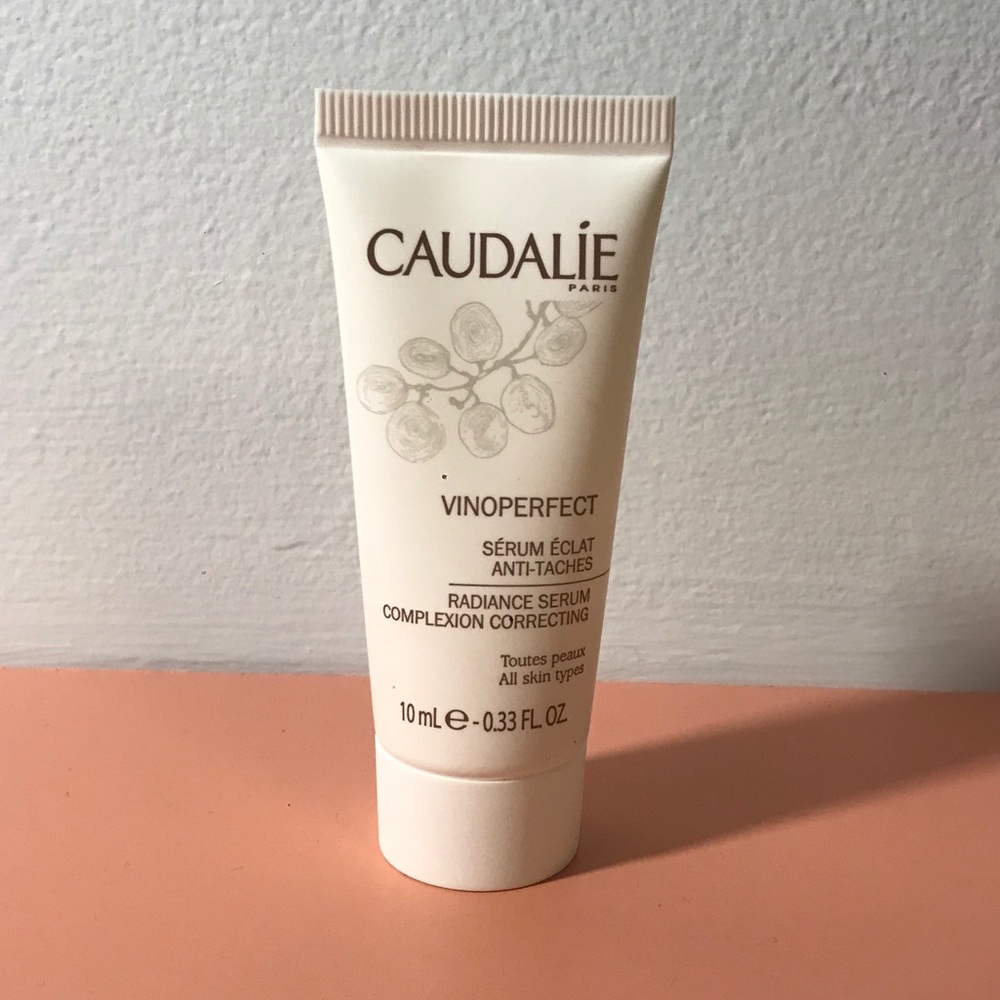 βοΈβοΈ 5/ $30 βοΈβοΈ Caudalie Vinoperfect Radiance Serum - 10 ml